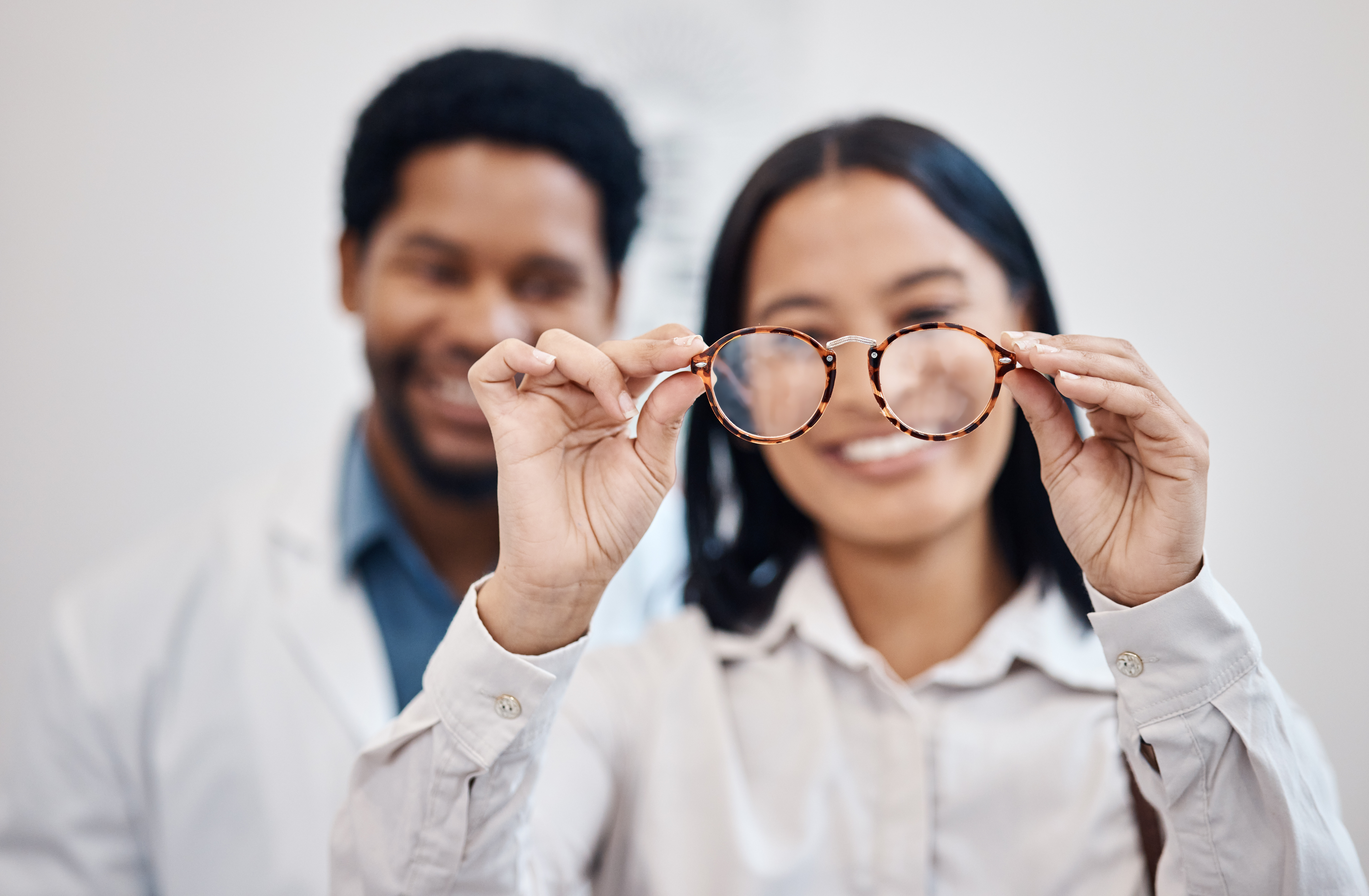 Augenpflege und Schutz: Bildschirmbrille und passende Glasbehandlungen